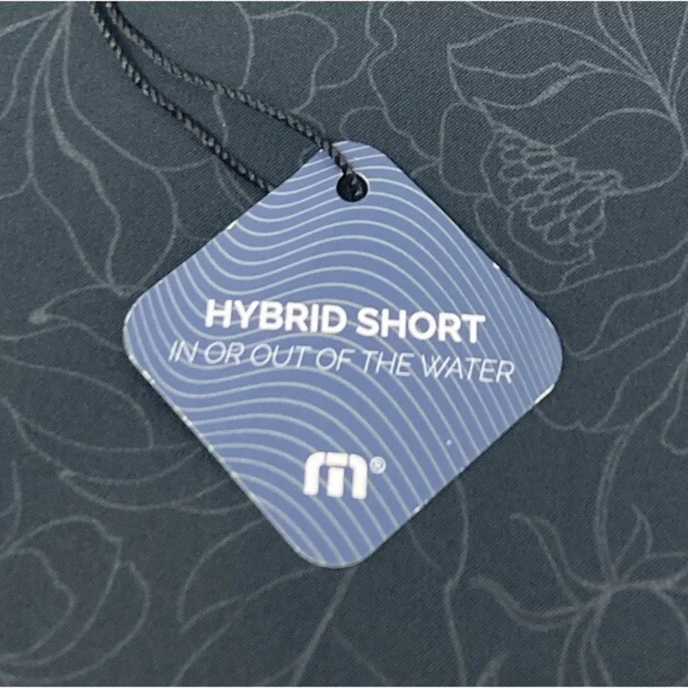Travis Mathew Hybrid Golf Shorts Night Cat 1MZ209 Black Floral Print Mens 40 NWT